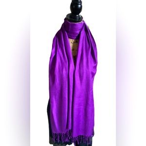 Stunning purple scarf, soft & cozy, approx 24 x 78”.